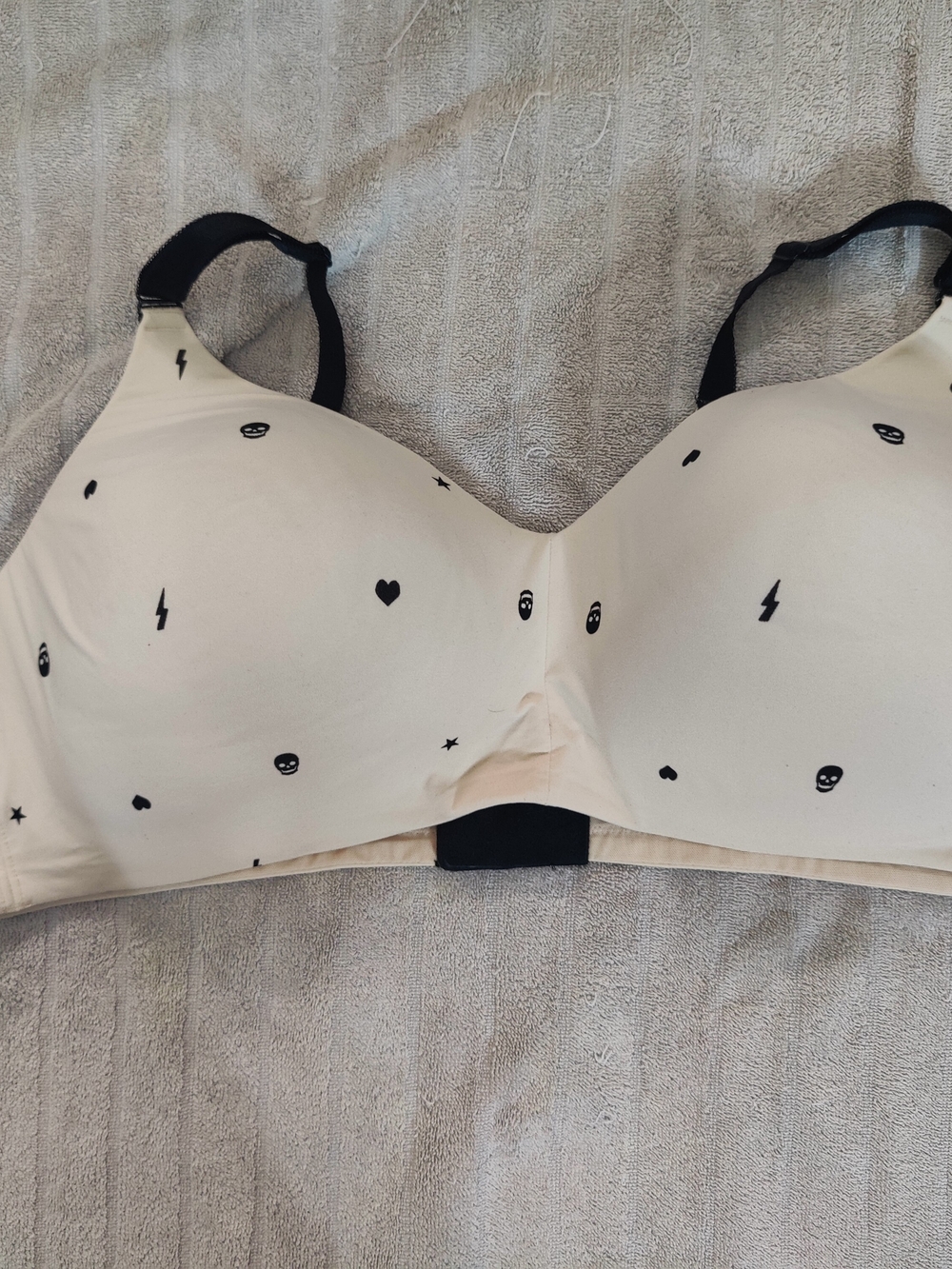 Cream wire free bra from Torrid. - 46DD